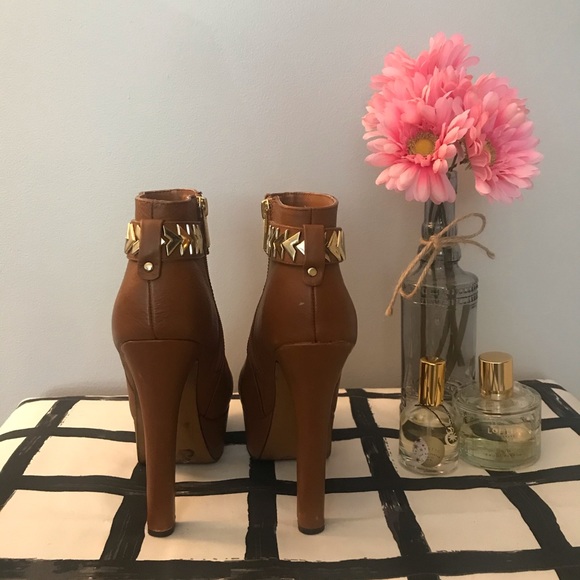 Tan booties - Picture 2 of 6